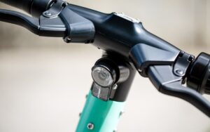 Trottinette Électrique : Voici les 12 Meilleurs Accessoires !