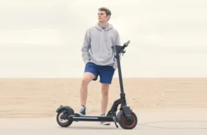 KUGOO G5 : cette trottinette électrique pliable à moins de 400€ va-t-elle révolutionner vos trajets ?